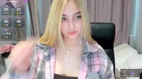 Snapshot of taisia_hot chatting on May 2026 08:11:01 AM Taisia online show from May 2026 08:11:01 AM
