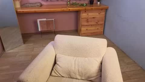 Lizzy online show from March 2026 06:27:02 AM