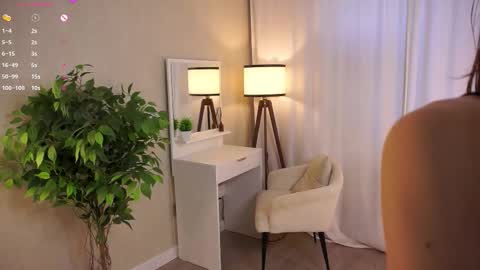 Jessi online show from September 2025 01:05:02 AM