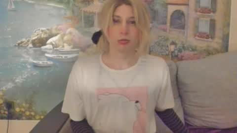 Snapshot of taka_s_paintroom chatting on April 2026 01:16:02 AM Taka online show from April 2026 01:16:02 AM
