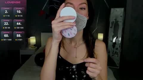 Sasha online show from October 2025 01:41:02 AM