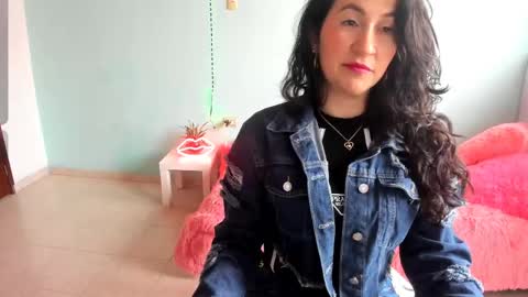 Snapshot of talia_mystic chatting on June 2026 02:45:02 PM Talia mia online show from June 2026 02:45:02 PM