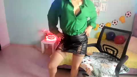Snapshot of talia_mystic chatting on June 2026 12:42:02 PM Talia mia online show from June 2026 12:42:02 PM