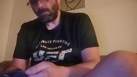 Aligator online show from February 2025 06:04:01 PM