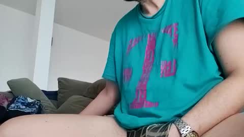 Aligator online show from December 2025 12:03:02 PM