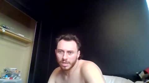 Snapshot of tallhungcloudyy chatting on June 2026 02:33:01 PM tallhungcloudyy online show from June 2026 02:33:01 PM
