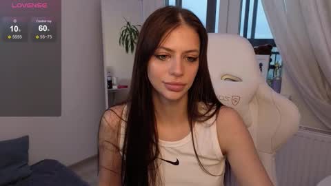 Snapshot of tamagotchi_san chatting on November 2025 04:45:02 AM Daria Promisess online show from November 2025 04:45:02 AM