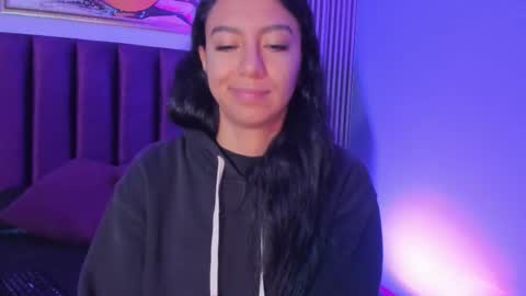 Tamy  online show from November 2025 01:43:01 PM