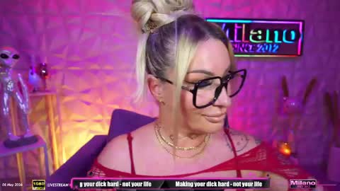 Snapshot of tamaramilano chatting on May 2026 07:46:02 AM TamaraMilano online show from May 2026 07:46:02 AM