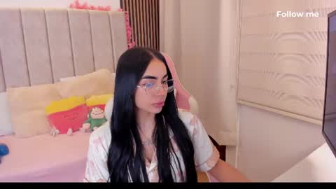 Snapshot of tammy_w chatting on June 2026 05:01:02 PM Tammy online show from June 2026 05:01:02 PM