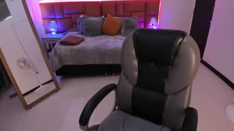 Tamy  online show from March 2026 08:25:02 PM