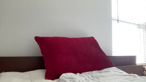 Snapshot of tan_and_spicy chatting on December 2024 05:26:01 PM tan and spicy online show from December 2024 05:26:01 PM