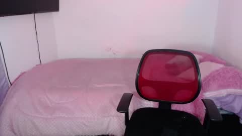 Tania online show from February 2025 08:54:01 PM