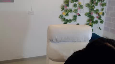 Tania  online show from December 2025 06:57:02 PM