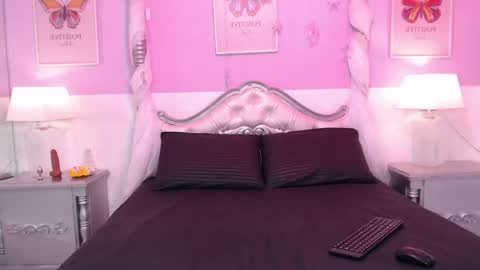 Tania Pierce online show from May 2026 12:01:01 PM