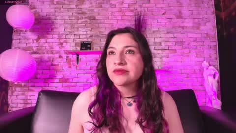 Tara online show from November 2025 07:10:01 PM