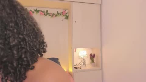  T A R A  online show from November 2025 04:27:01 AM