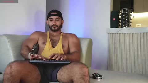 Snapshot of tarek_dan chatting on September 2025 08:46:01 PM Tarek online show from September 2025 08:46:01 PM