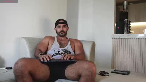 Snapshot of tarek_dan chatting on September 2025 06:57:02 PM Tarek online show from September 2025 06:57:02 PM