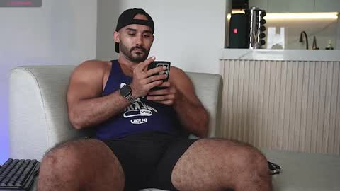 Snapshot of tarek_dan chatting on October 2025 08:48:01 PM Tarek online show from October 2025 08:48:01 PM