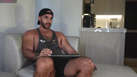 Snapshot of tarek_dan chatting on October 2025 08:50:01 PM Tarek online show from October 2025 08:50:01 PM