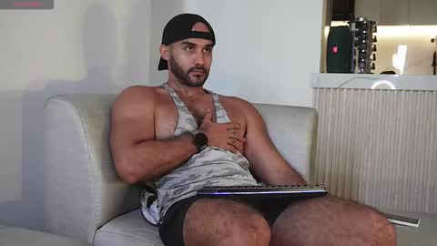 Snapshot of tarek_dan chatting on October 2025 12:14:02 PM Tarek online show from October 2025 12:14:02 PM
