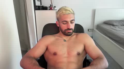 tarquit8 online show from September 2025 01:22:01 PM