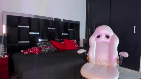 Snapshot of tashasant chatting on November 2025 08:30:01 PM tashasant online show from November 2025 08:30:01 PM