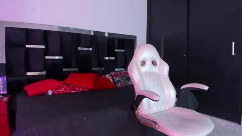 Snapshot of tashasant chatting on November 2025 09:19:02 AM tashasant online show from November 2025 09:19:02 AM