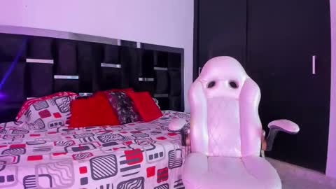 Snapshot of tashasant chatting on November 2025 09:25:02 PM tashasant online show from November 2025 09:25:02 PM