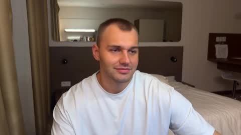 My shows 2100500 UTC3 online show from October 2025 07:45:01 PM