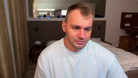 My shows 2100500 UTC3 online show from December 2025 06:37:02 PM