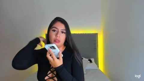 Snapshot of tatiana_2000 chatting on April 2026 10:44:02 PM Tatiana online show from April 2026 10:44:02 PM