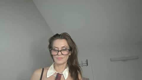 Snapshot of tatiana_4u chatting on February 2026 06:02:02 AM Apple Jucy online show from February 2026 06:02:02 AM