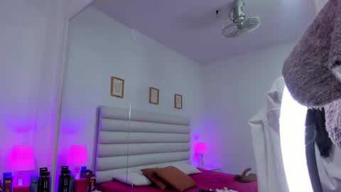 tatiana_arboleda online show from November 2025 03:08:02 AM