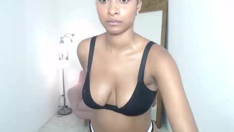 isabel online show from October 2025 03:06:01 AM