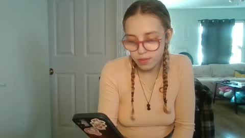 Trippy hippy online show from September 2025 03:45:02 PM