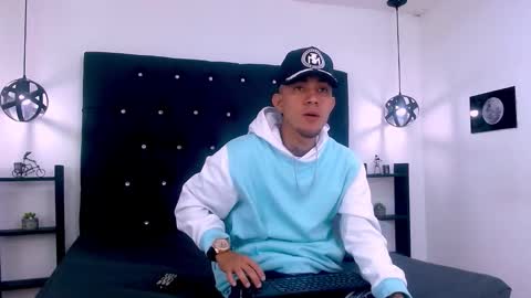 Snapshot of tattoo22_ chatting on November 2025 12:22:02 PM Tattoo online show from November 2025 12:22:02 PM