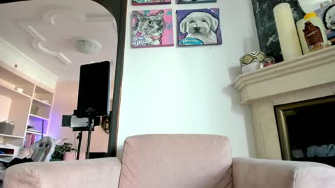 Nathalie Hardy  online show from March 2026 08:14:01 PM