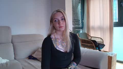 Snapshot of tattoobbgirl chatting on February 2026 05:35:01 PM tattoobbgirl online show from February 2026 05:35:01 PM