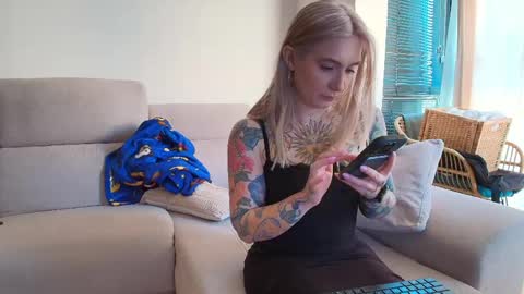 tattoobbgirl online show from March 2026 01:37:01 PM