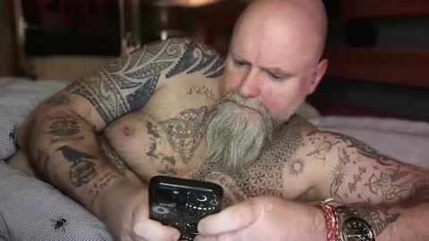Tattooeddilf 01 online show from January 2026 09:51:01 PM