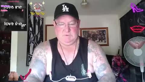 Snapshot of tattzsexy chatting on February 2026 01:56:02 AM tattzsexy online show from February 2026 01:56:02 AM
