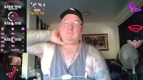 Snapshot of tattzsexy chatting on February 2026 11:01:02 PM tattzsexy online show from February 2026 11:01:02 PM