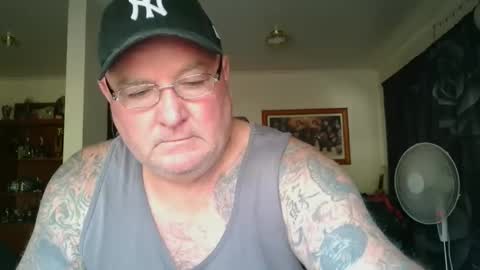 Snapshot of tattzsexy chatting on February 2026 11:04:02 PM tattzsexy online show from February 2026 11:04:02 PM