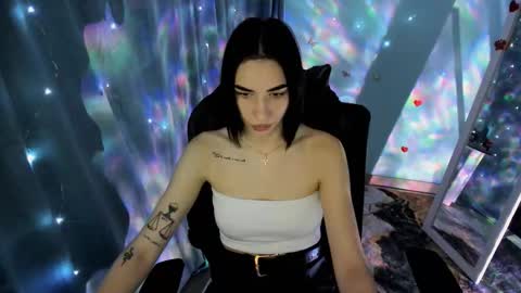 Tayla online show from November 2025 07:40:02 AM