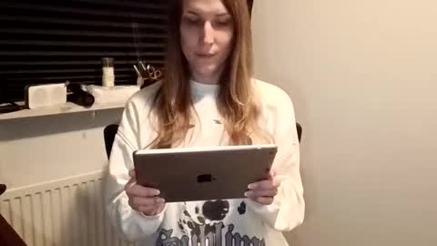 taylafox online show from November 2025 07:27:02 PM