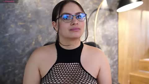 Teylor  Kim online show from October 2025 06:57:02 PM