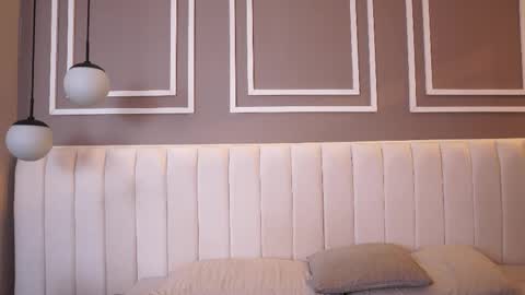 Teylor  Kim online show from November 2025 07:35:01 PM