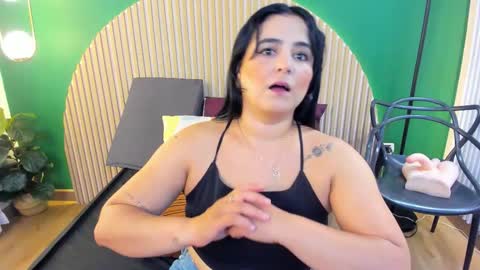 Taylor Bennet online show from November 2025 11:43:02 PM